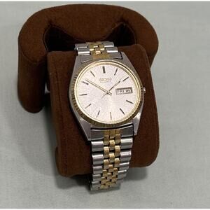 Vintage Seiko Quartz Watch 5Y23-8A69 Two Tone Jubilee Day Date White Dial. Runs